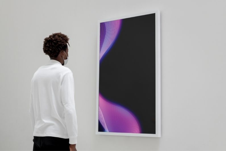 5 Ways To Utilize Digital Art Displays at Your Next Art Show